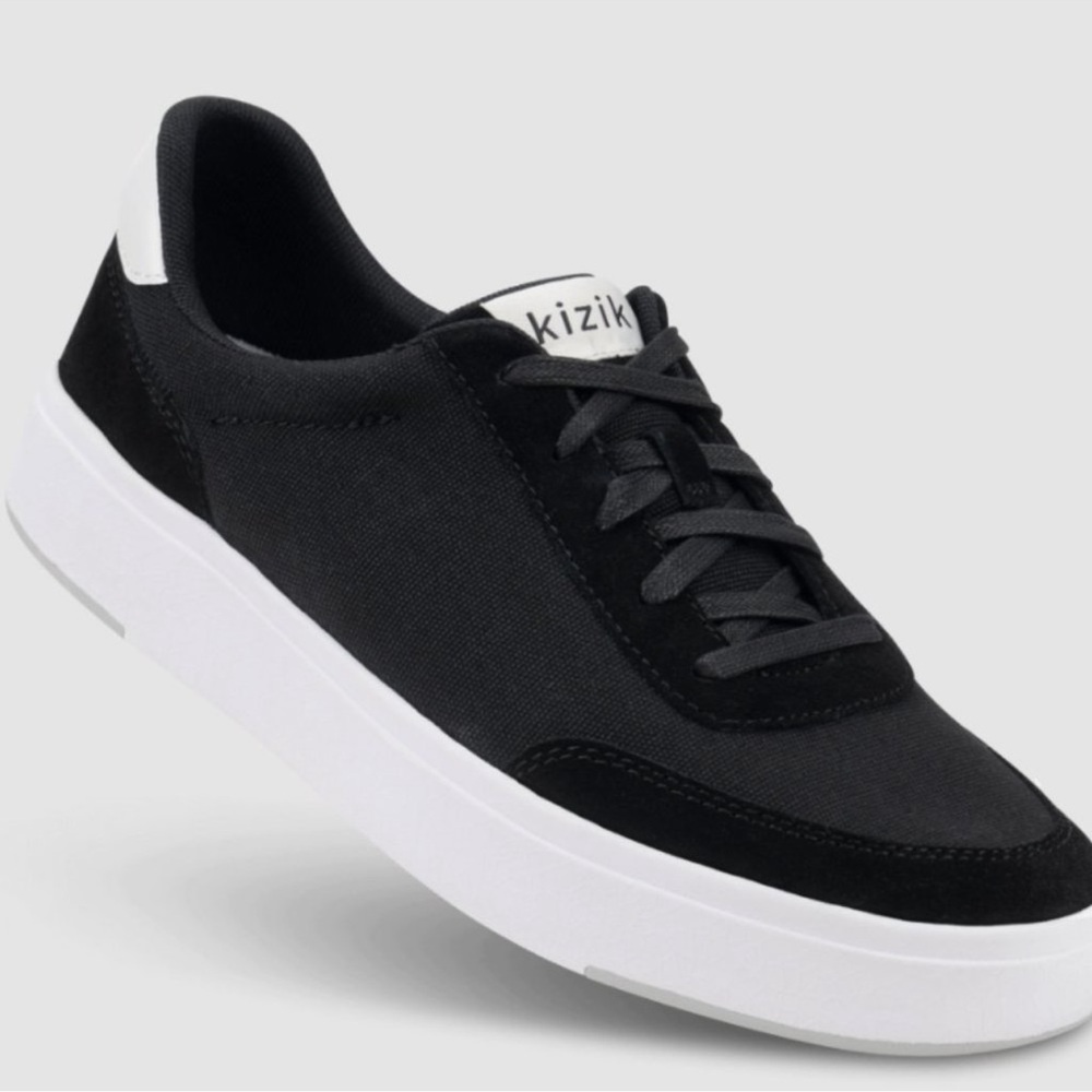 Kizik Prague Court Black Sneakers Men’s 8 Wide/ Women’s 9.5 Wide